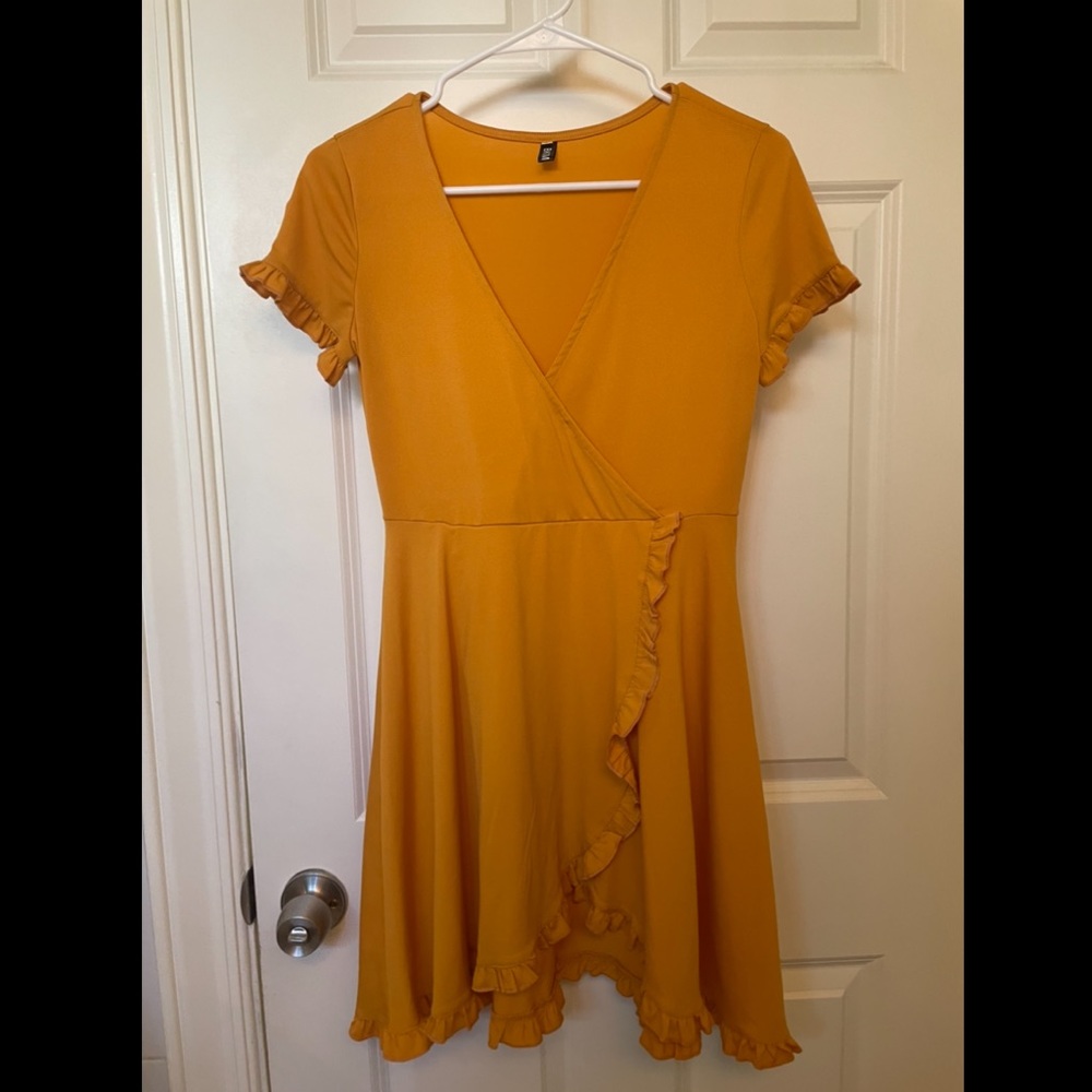 Mustard yellow dress, size small